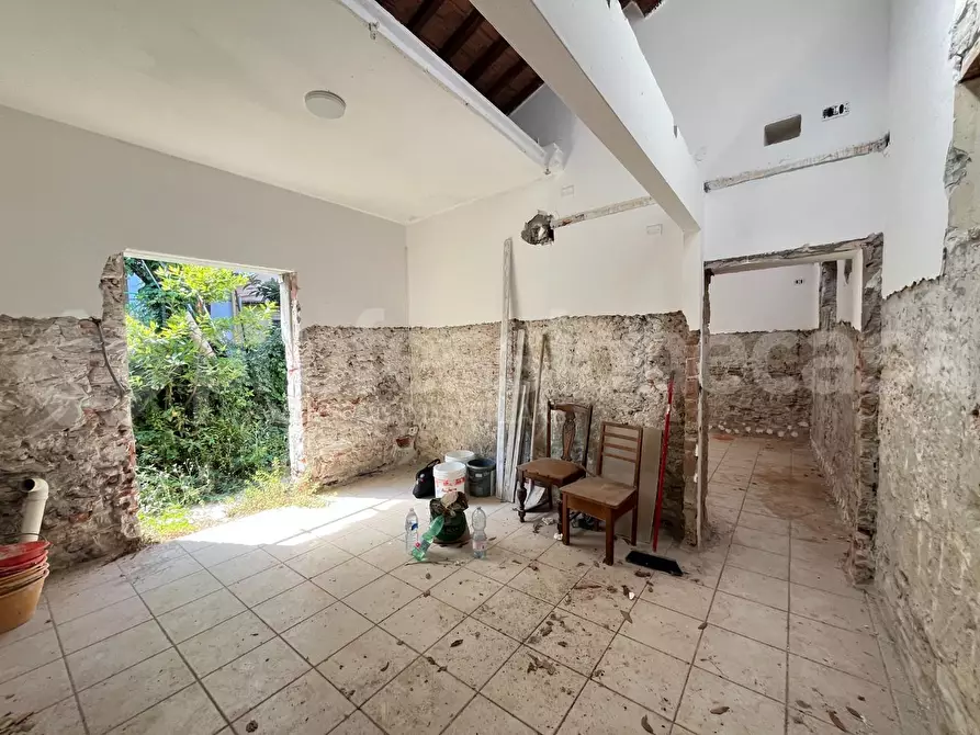 Immagine 7 di Villa in vendita  a Pisa