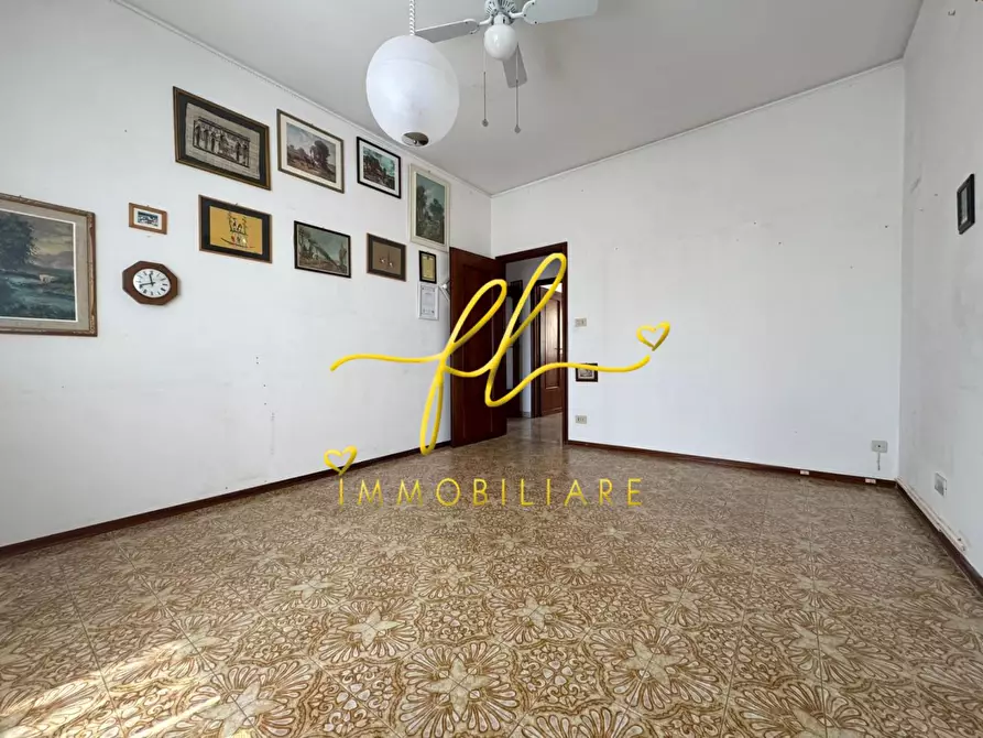 Immagine 10 di Appartamento in vendita  a Livorno