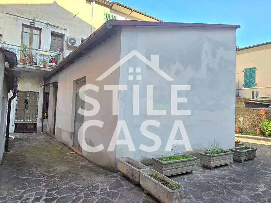 Immagine 6 di Appartamento in vendita  a Montecatini Terme