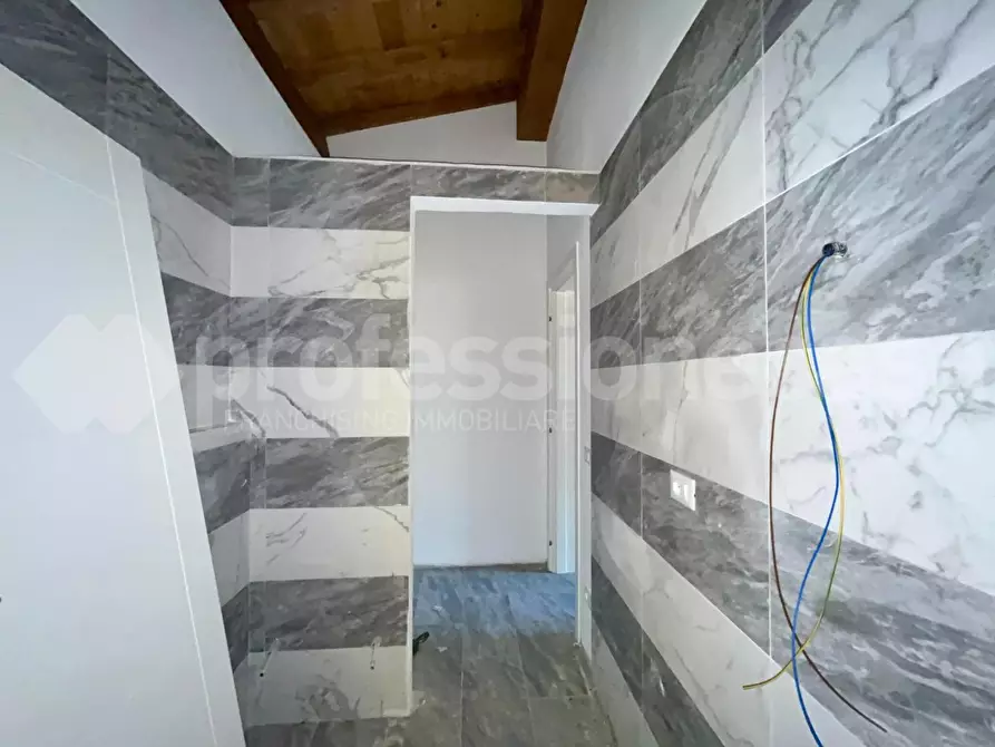 Immagine 15 di Terratetto in vendita  a Pisa