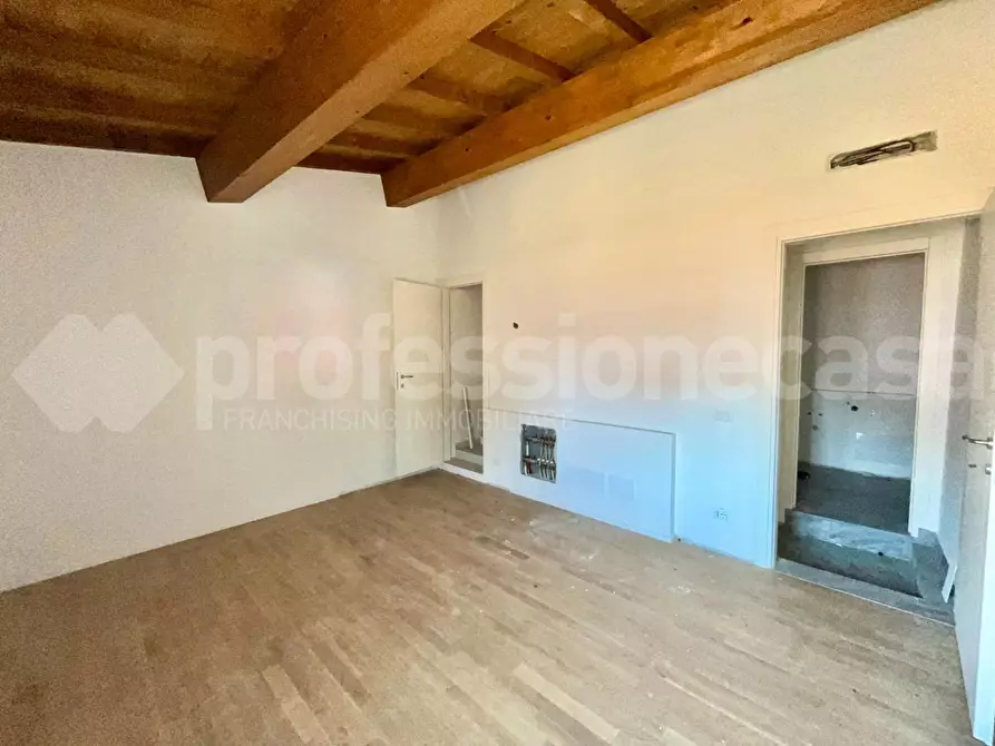 Immagine 12 di Terratetto in vendita  a Pisa