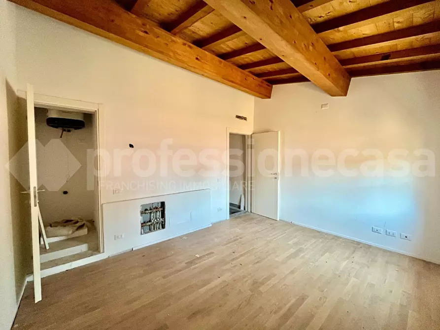 Immagine 10 di Terratetto in vendita  a Pisa