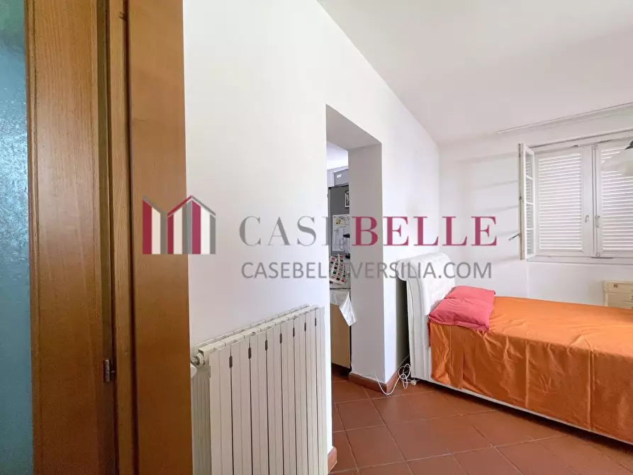 Immagine 10 di Appartamento in vendita  a Viareggio