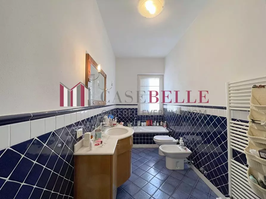 Immagine 27 di Appartamento in vendita  a Viareggio