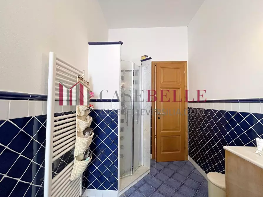 Immagine 29 di Appartamento in vendita  a Viareggio