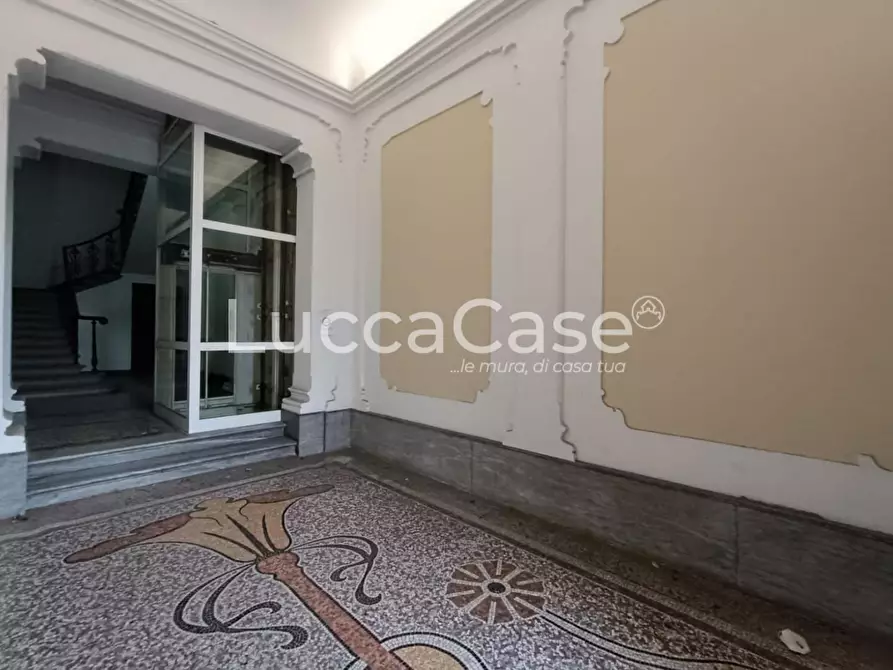 Immagine 5 di Ufficio in vendita  a Lucca