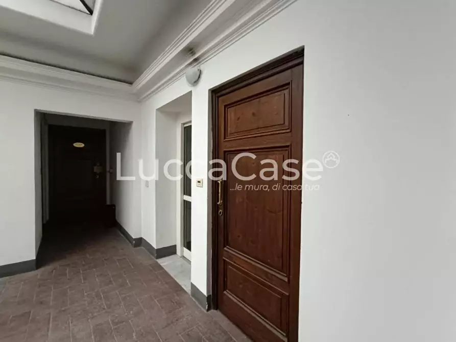 Immagine 7 di Ufficio in vendita  a Lucca