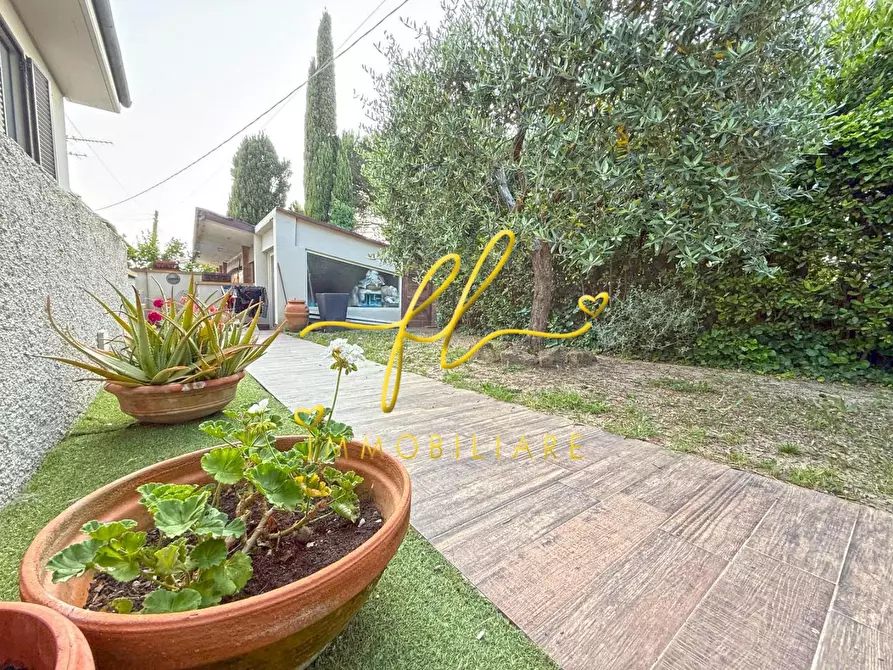 Immagine 6 di Appartamento in vendita  a Cecina