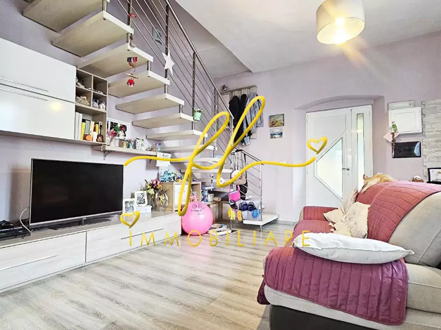 Immagine 3 di Appartamento in vendita  a Rosignano Marittimo