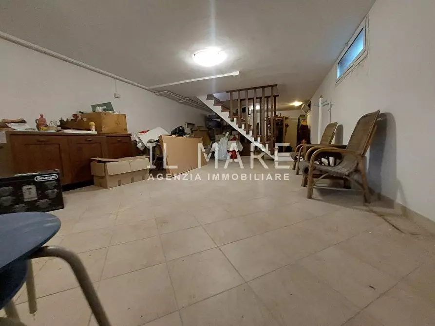 Immagine 14 di Villa in vendita  a Massa