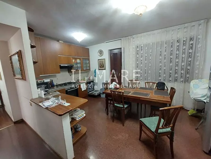 Immagine 16 di Villa in vendita  a Massa