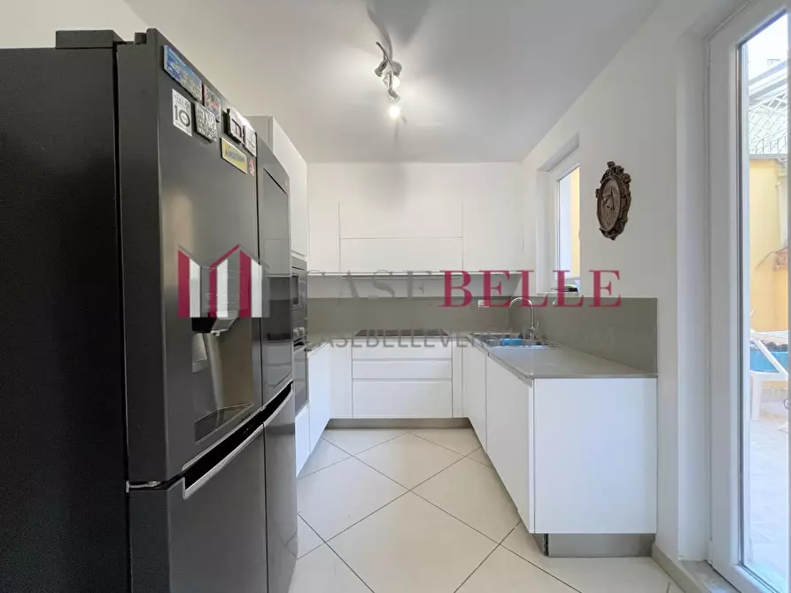 Immagine 9 di Villetta a schiera in vendita  a Viareggio