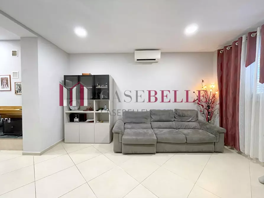 Immagine 3 di Villetta a schiera in vendita  a Viareggio