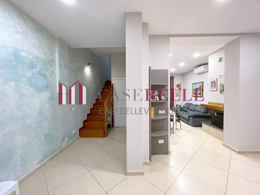 Immagine 2 di Villetta a schiera in vendita  a Viareggio