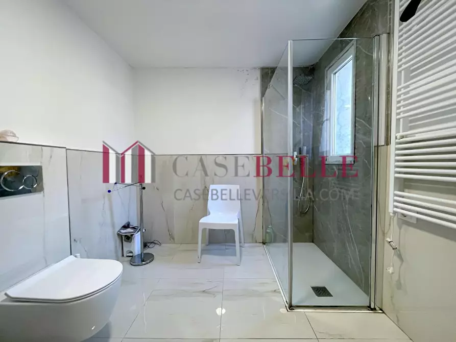 Immagine 16 di Villetta a schiera in vendita  a Viareggio