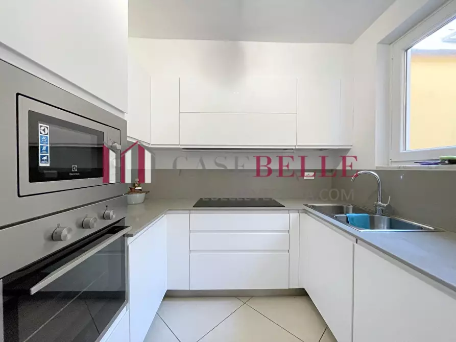 Immagine 10 di Villetta a schiera in vendita  a Viareggio