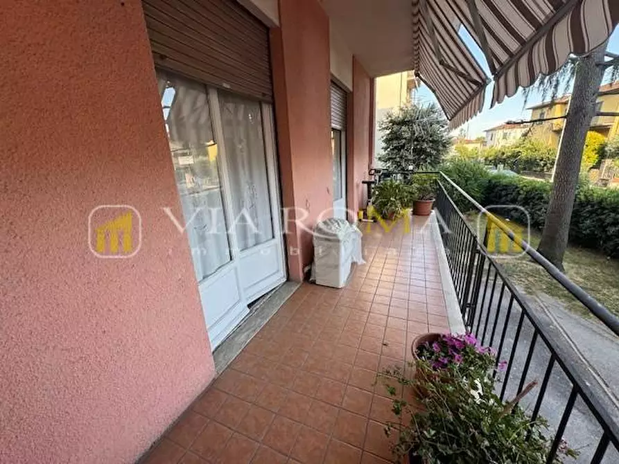 Immagine 13 di Appartamento in vendita  a Lucca