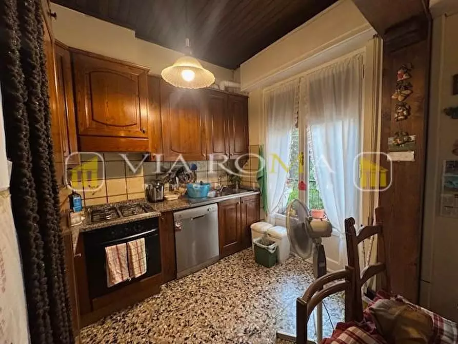 Immagine 3 di Appartamento in vendita  a Lucca