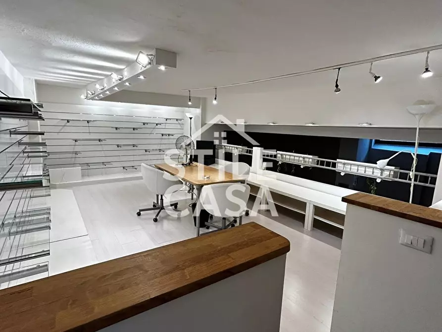 Immagine 12 di Laboratorio in vendita  a Firenze