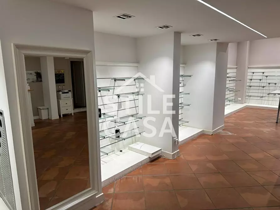 Immagine 8 di Laboratorio in vendita  a Firenze