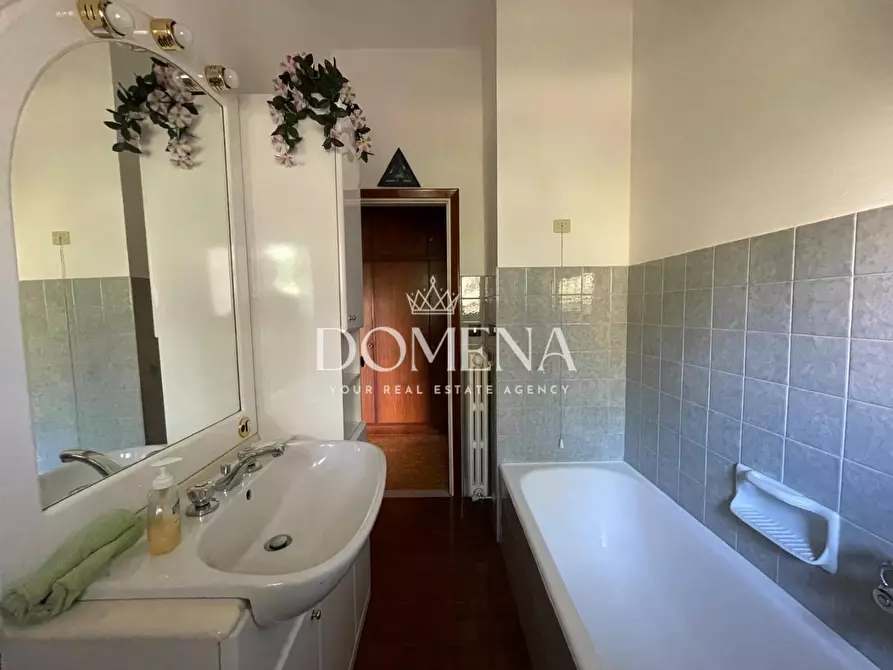 Immagine 9 di Appartamento in vendita  a Siena