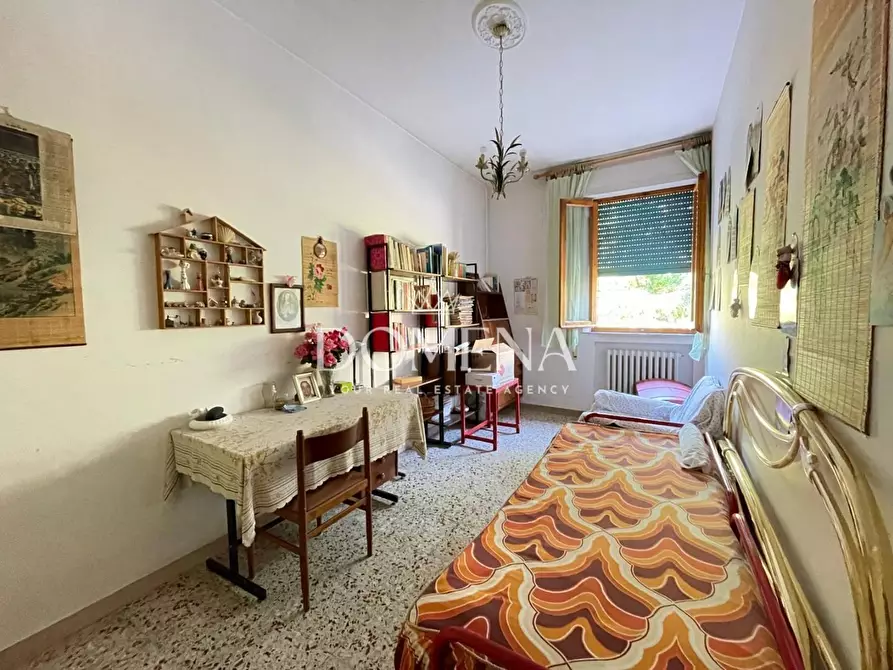 Immagine 2 di Appartamento in vendita  a Siena