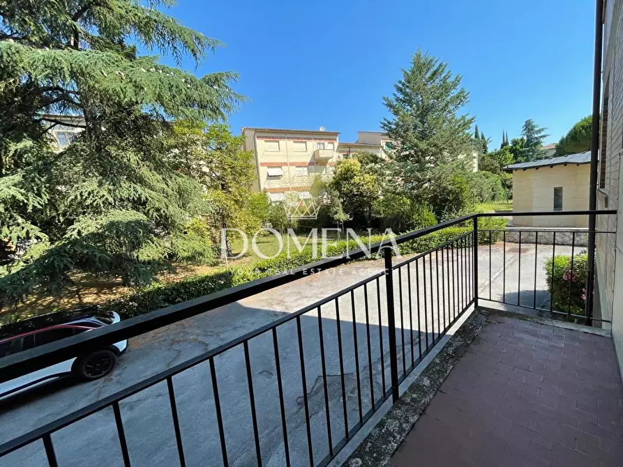 Immagine 6 di Appartamento in vendita  a Siena