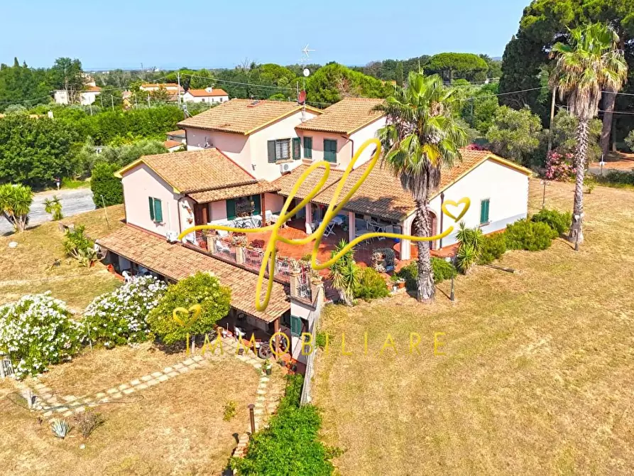 Immagine 3 di Casa colonica in vendita  a Cecina