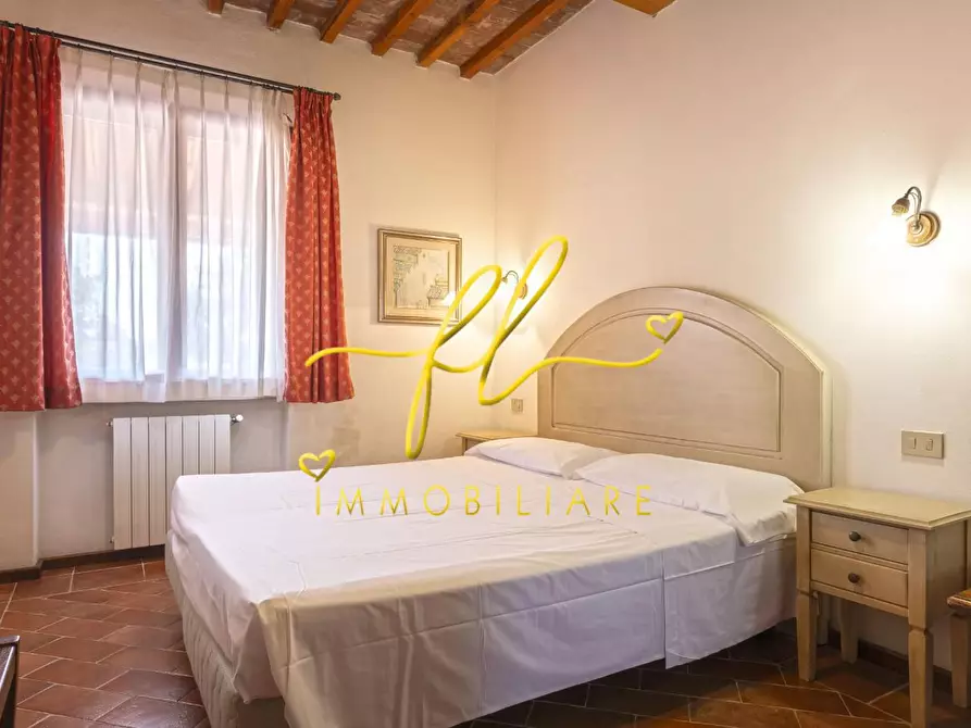 Immagine 49 di Casa colonica in vendita  a Cecina