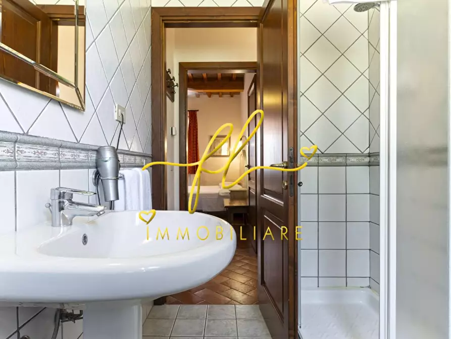 Immagine 38 di Casa colonica in vendita  a Cecina