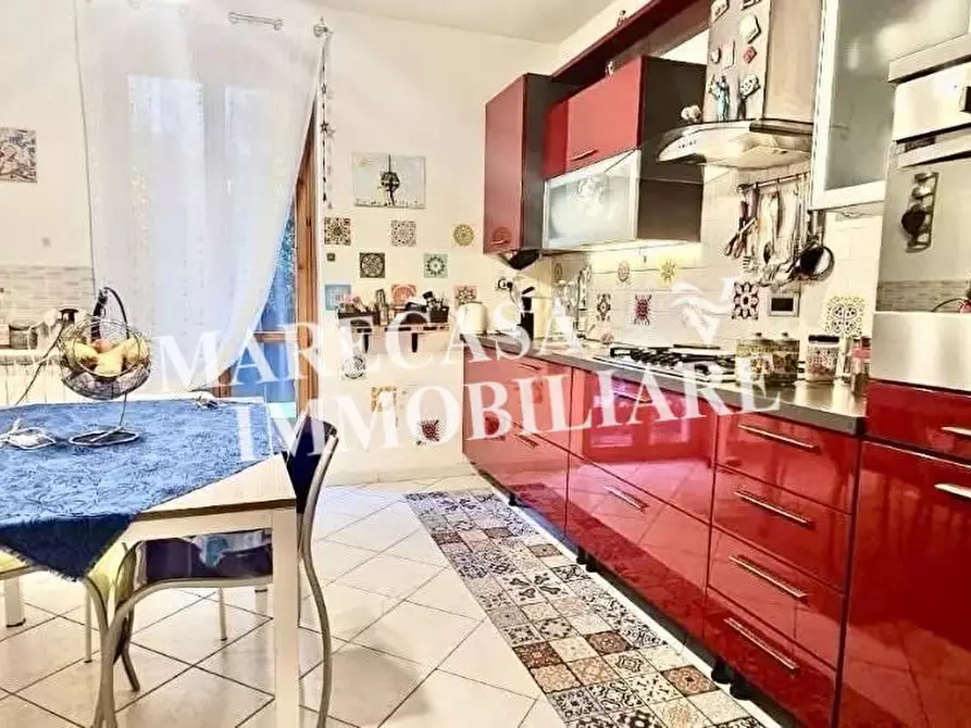 Immagine 4 di Appartamento in vendita  a Carrara