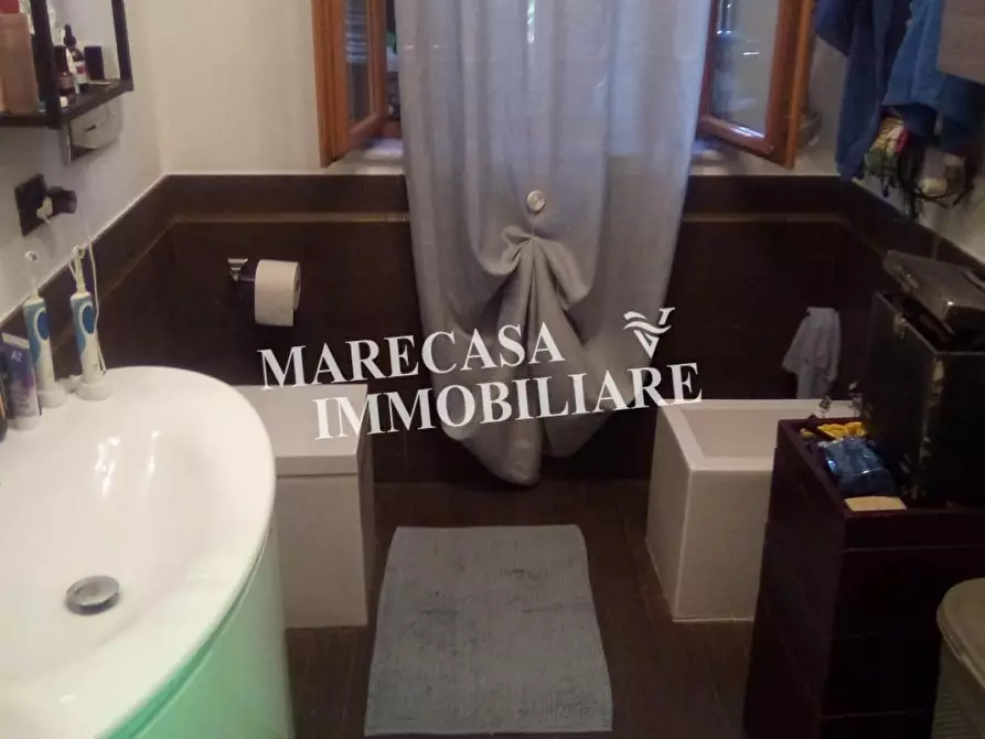 Immagine 22 di Appartamento in vendita  a Carrara