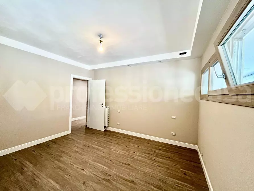 Immagine 11 di Appartamento in vendita  a Pisa