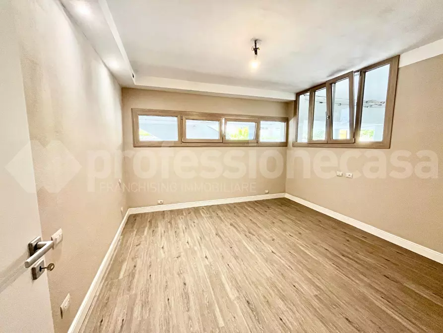 Immagine 9 di Appartamento in vendita  a Pisa