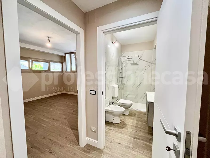 Immagine 8 di Appartamento in vendita  a Pisa