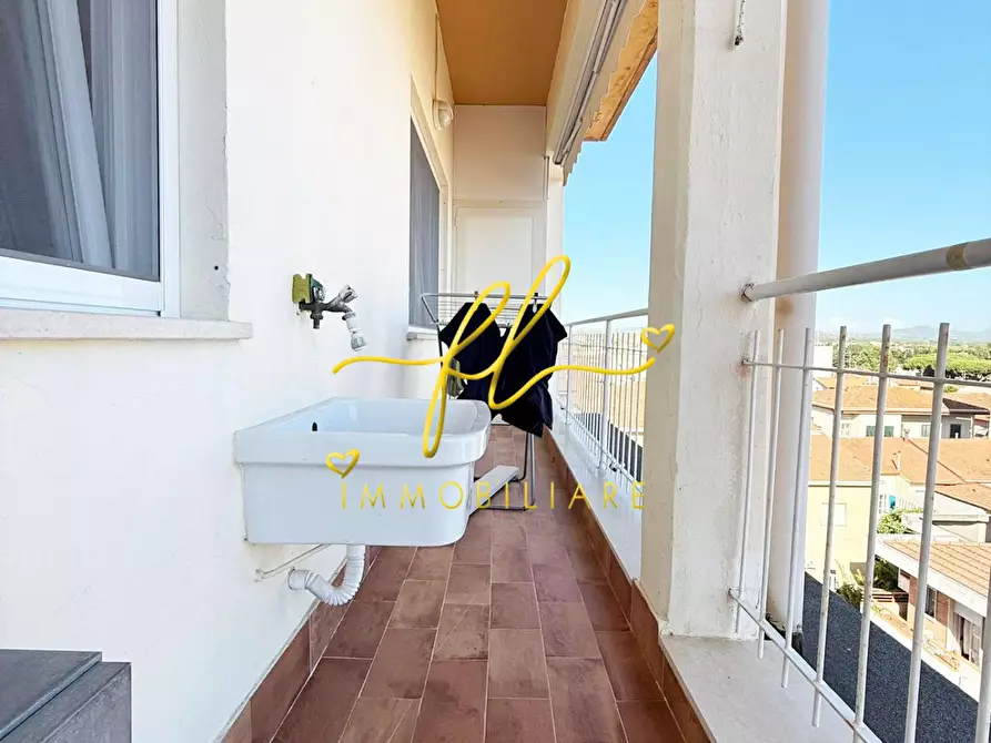 Immagine 12 di Appartamento in vendita  a Cecina