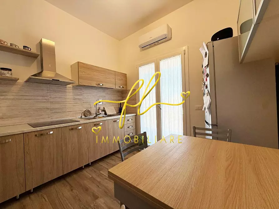 Immagine 5 di Appartamento in vendita  a Cecina