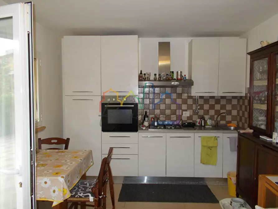 Immagine 19 di Villetta a schiera in vendita  a Vecchiano