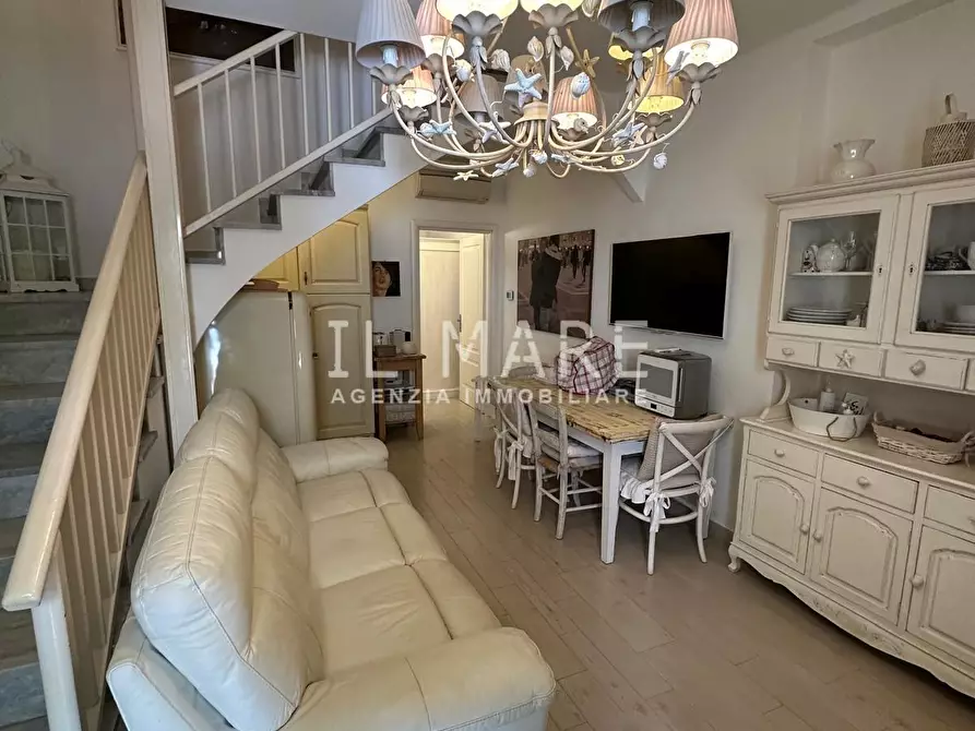 Immagine 8 di Villetta a schiera in vendita  a Forte Dei Marmi