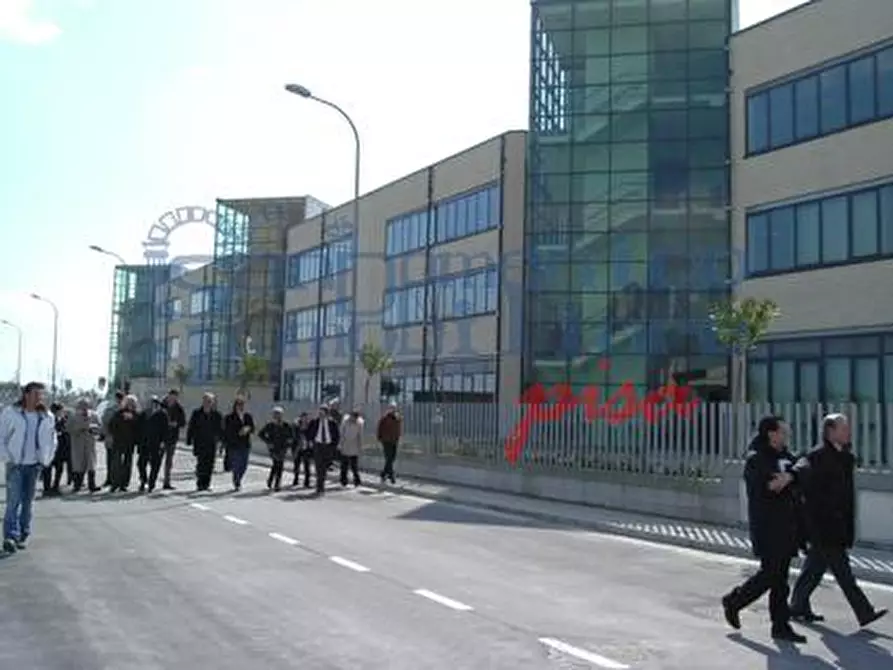 Immagine 8 di Ufficio in vendita  a Pisa