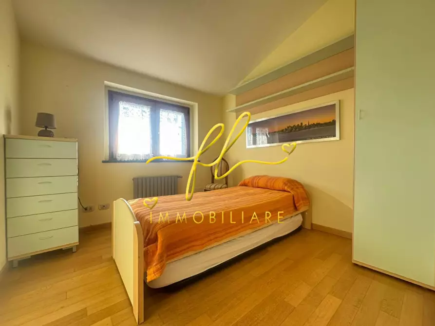 Immagine 21 di Villa in vendita  a Livorno