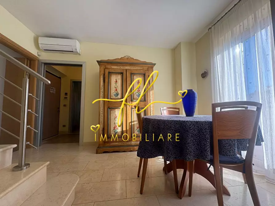 Immagine 14 di Villa in vendita  a Livorno