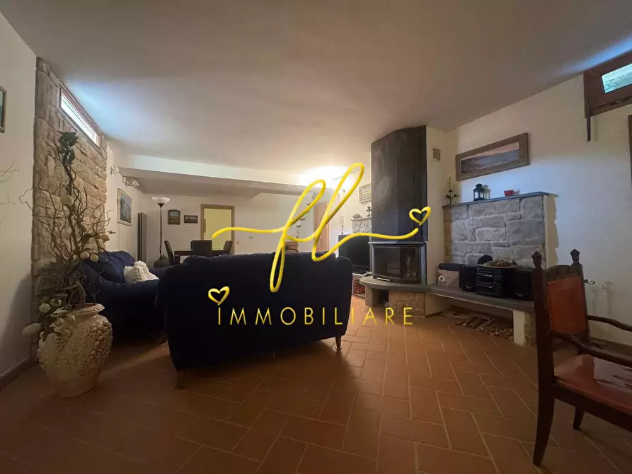 Immagine 4 di Villa in vendita  a Livorno