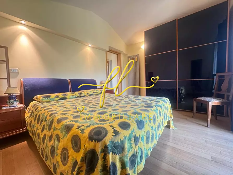 Immagine 17 di Villa in vendita  a Livorno