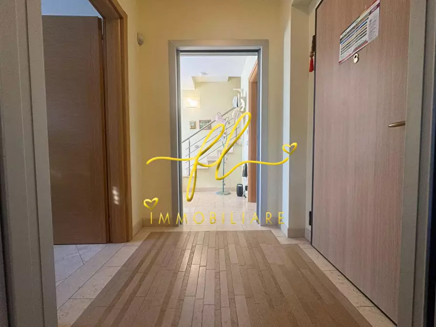 Immagine 30 di Villa in vendita  a Livorno