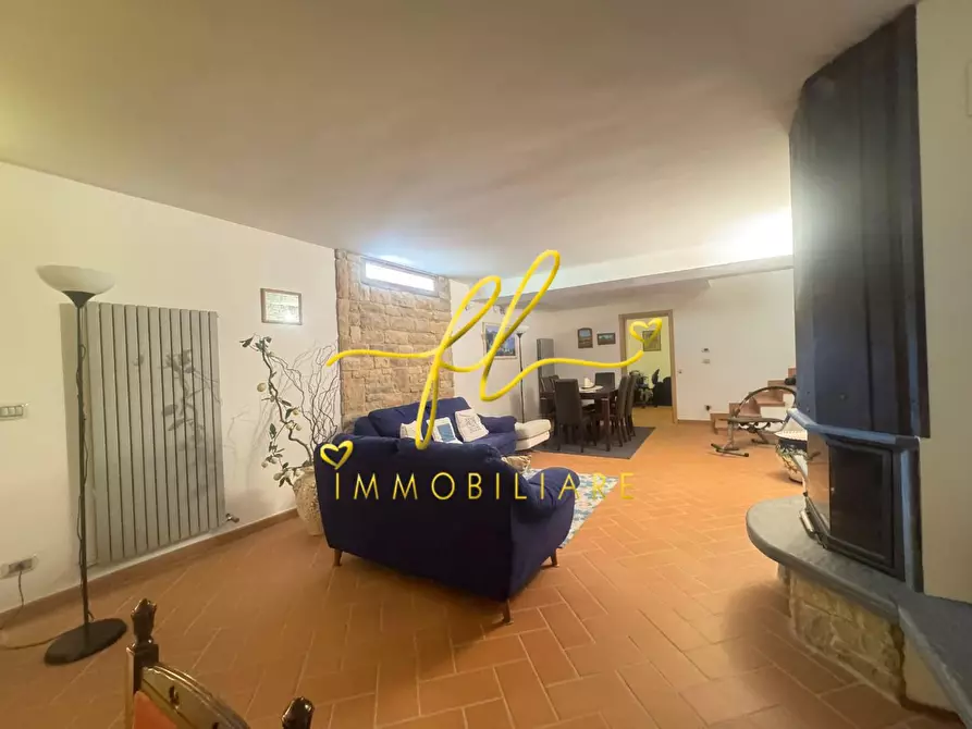 Immagine 5 di Villa in vendita  a Livorno