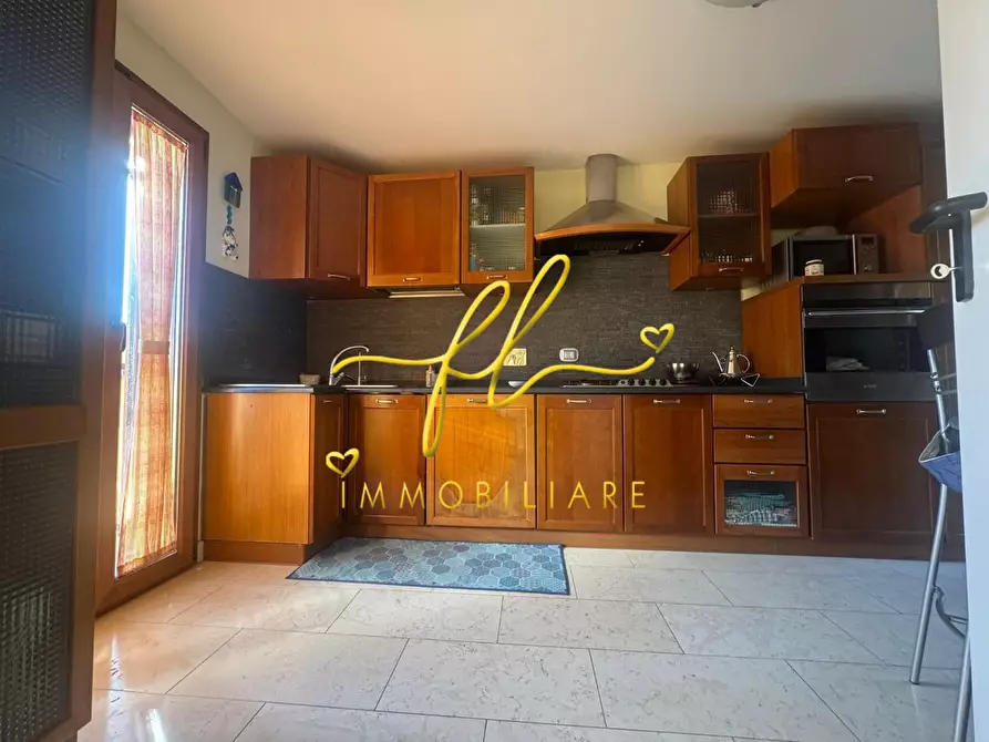 Immagine 7 di Villa in vendita  a Livorno