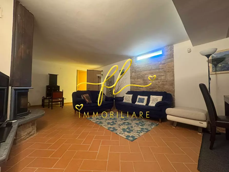 Immagine 2 di Villa in vendita  a Livorno