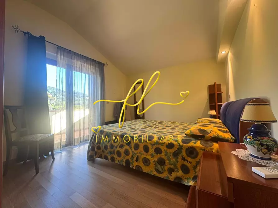 Immagine 18 di Villa in vendita  a Livorno