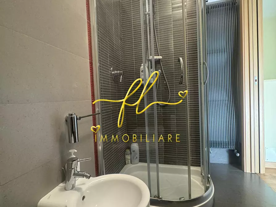 Immagine 38 di Villa in vendita  a Livorno